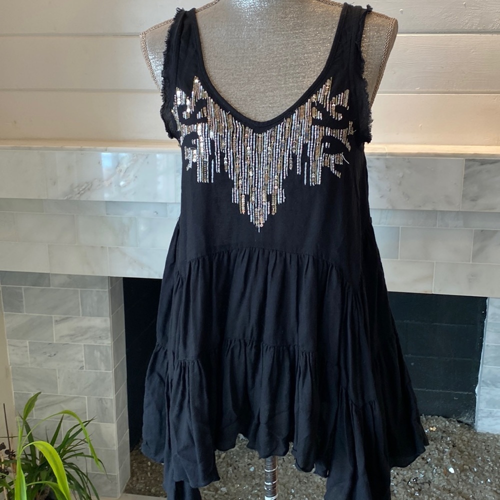 Free People Embellished Crisscross Back Top Size Small - Picture 3 of 13